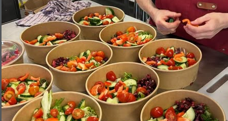 salad-bowls-at-the-ready